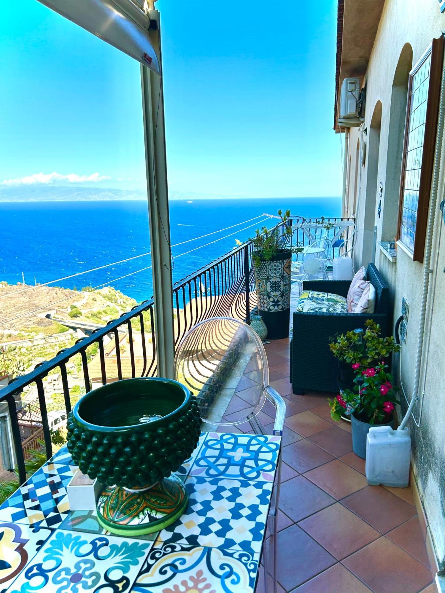 Sun Sky Sea Suite Таормина Экстерьер фото